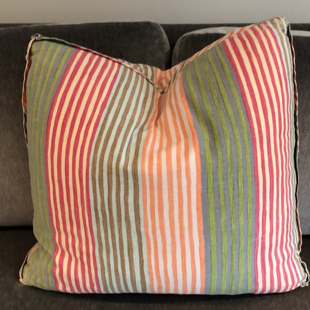 2 custom made 18-19 inch square pillows with removable down inserts - Picture 2 of 6